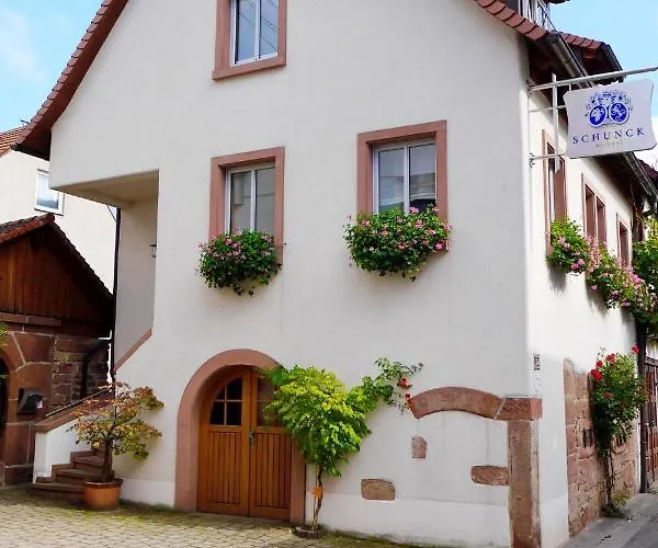 Weingut Schunck Апартаменты *